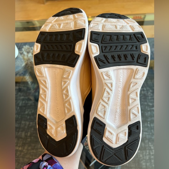 APL TechLoom Bliss—Size 8 - Picture 4 of 4